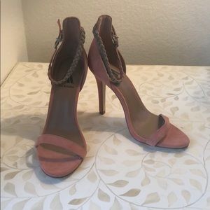 Ava & Aiden coral heels
